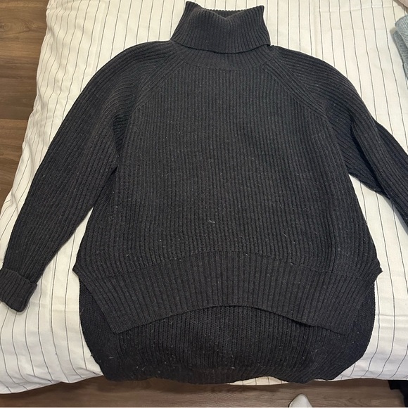 Aritzia knit turtleneck sweater - Picture 1 of 3
